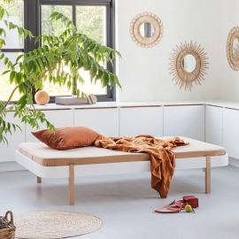 Wood Lounger Bed | Oak
